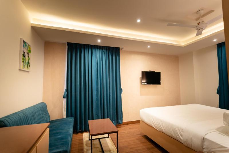 Hotel Ocean Blue Visakhapatnam Exterior photo